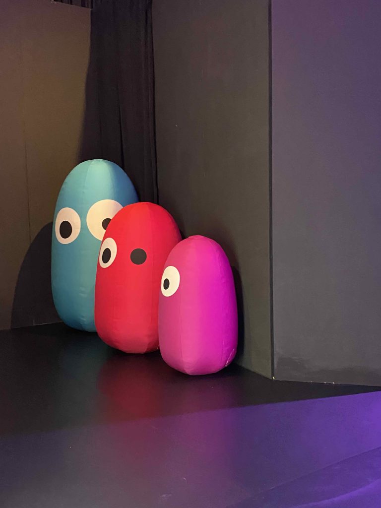 Balloon sculptures called Ginjos