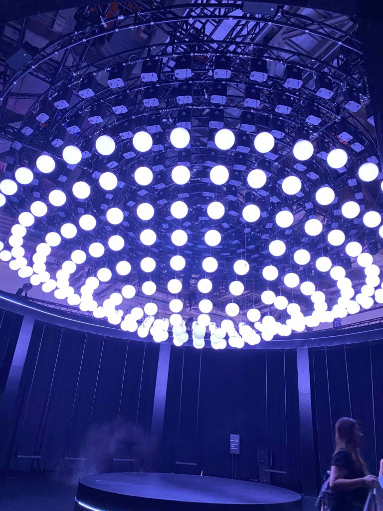 Ceiling lights up with circles of increasing or decreasing circumferences 
