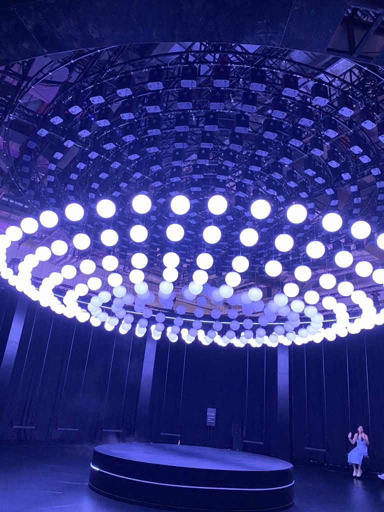 Ceiling lights up with circles of increasing or decreasing circumferences 